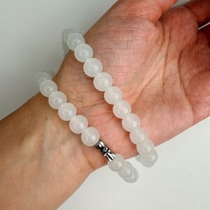 Elegant White Beaded Bracelet